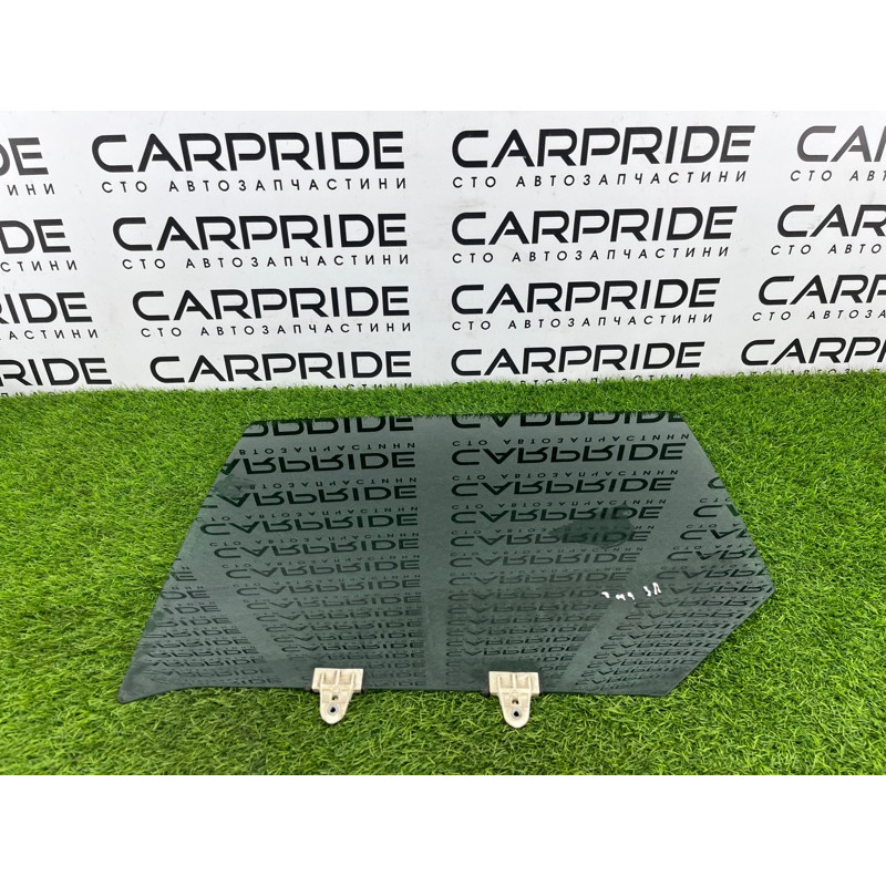 Стекло (кузов и элементы) Renault Megane 3 2011 1,5 dCi (K9K837) 823010028R