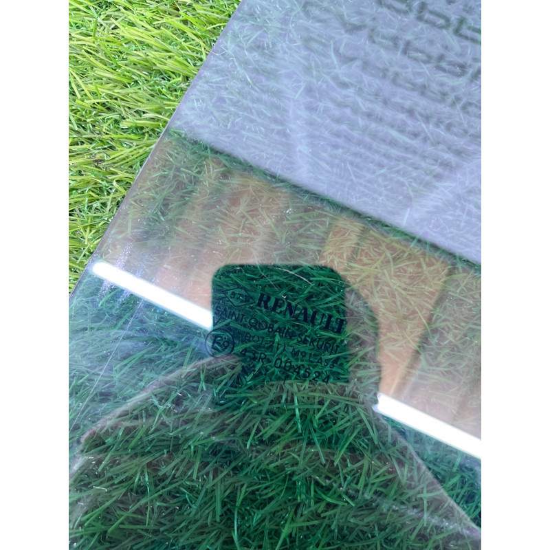 Стекло (кузов и элементы) Renault Megane 3 2011 1,5 dCi (K9K837) 823010028R