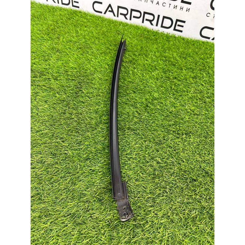 Направляющая стекла двери (кузов и элементы) Subaru Forester SK 2019 2.5 62240SJ000