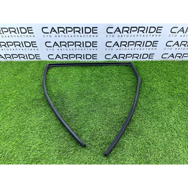 Уплотнитель стекла двери (кузов и элементы) Subaru Forester SK 2019 2.5 63527SJ030