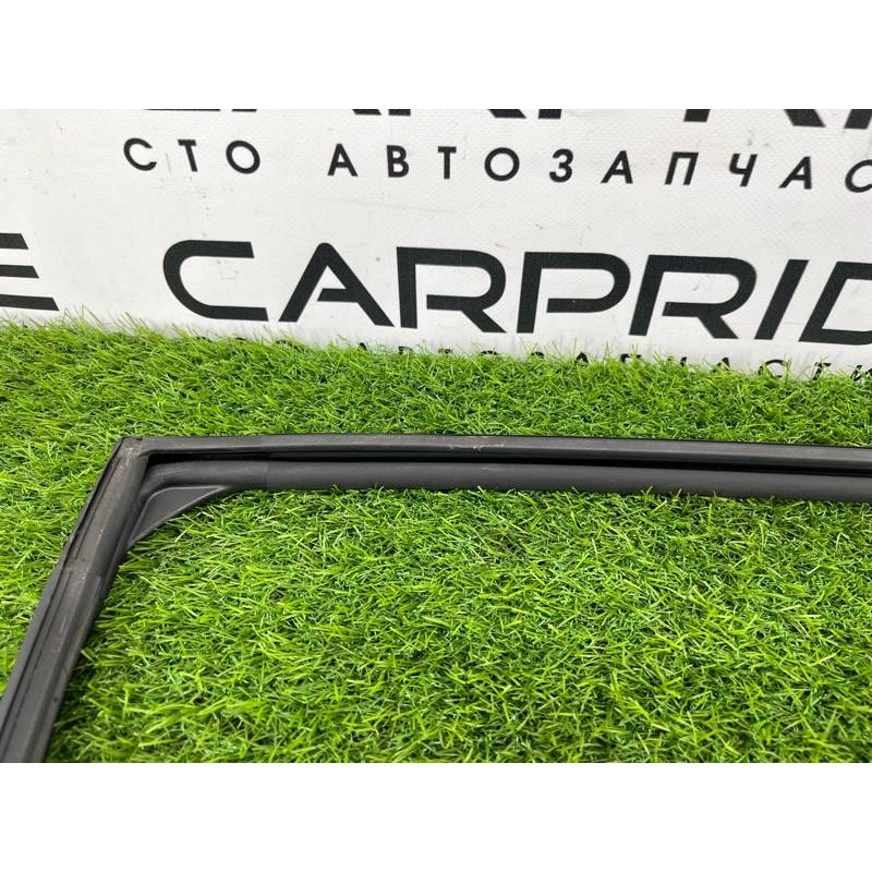 Уплотнитель стекла двери (кузов и элементы) Subaru Forester SK 2019 2.5 63527SJ030