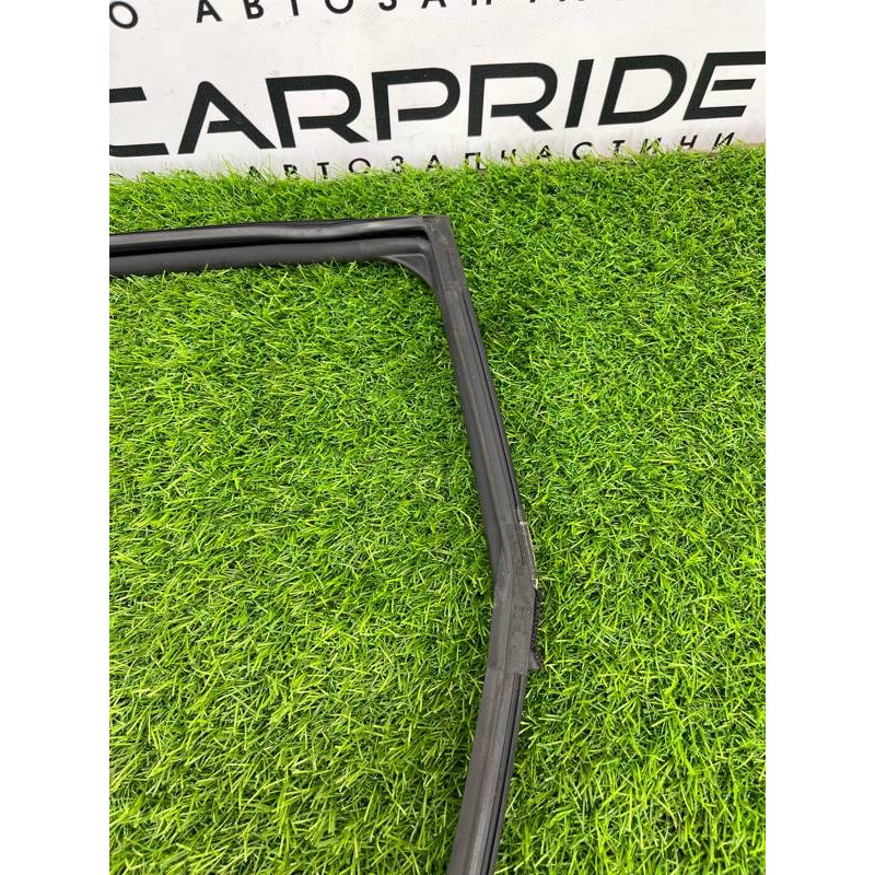 Уплотнитель стекла двери (кузов и элементы) Subaru Forester SK 2019 2.5 63527SJ030