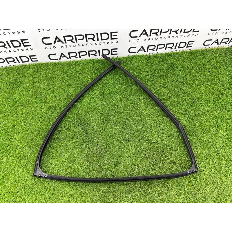 Уплотнитель стекла двери (кузов и элементы) Subaru Forester SK 2019 2.5 63527SJ030