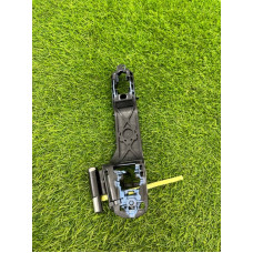 Кронштейн ручки двери