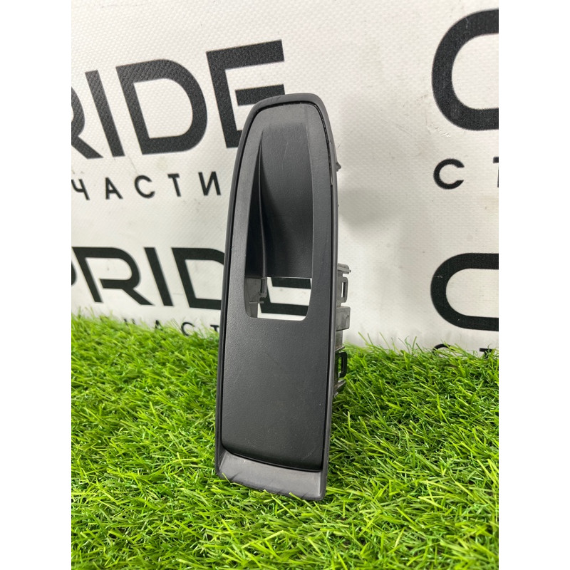 Накладка кнопок стеклоподъемника (салон) Subaru Forester SK 2019 2.5 83472FL000