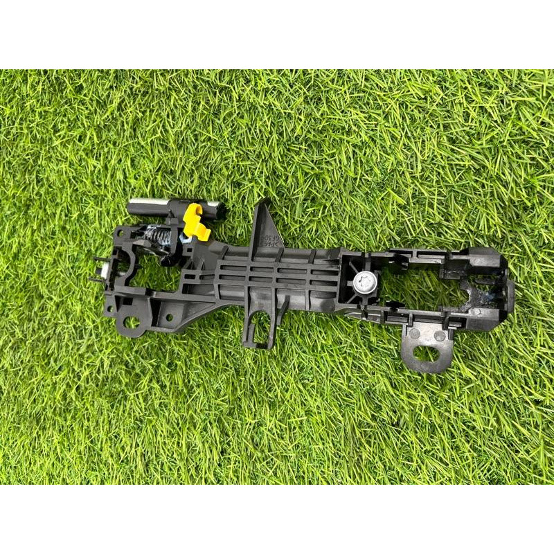 Кронштейн ручки двери (кузов и элементы) Subaru Forester SK 2019 2.5 61142CA010