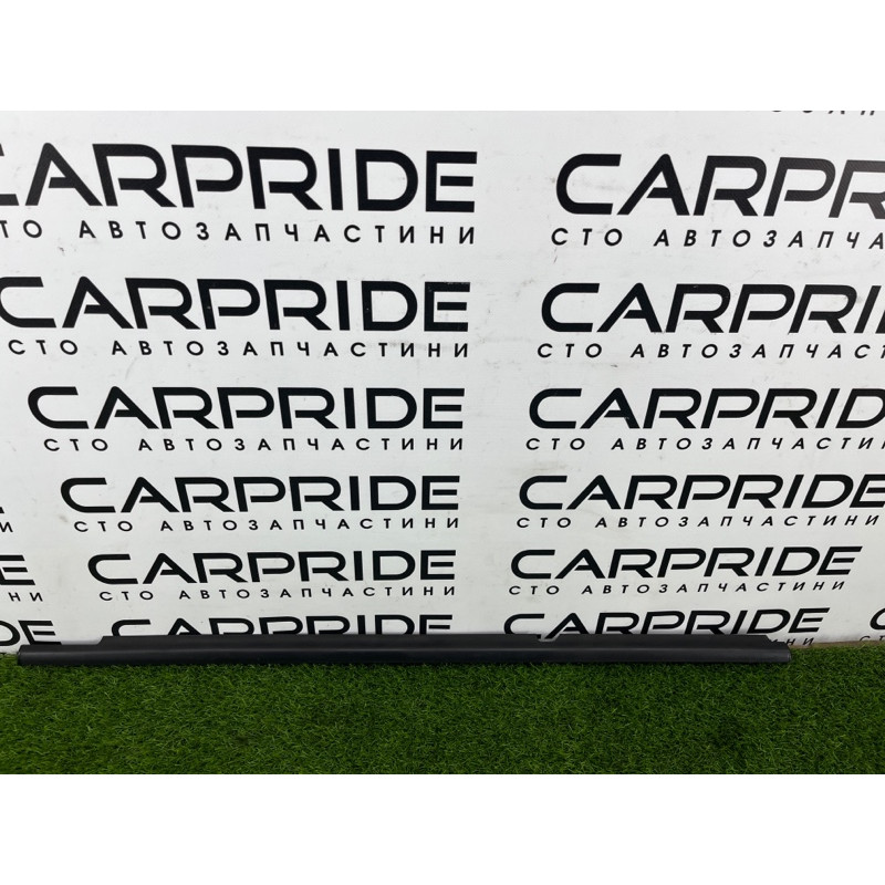 Молдинг стекла (кузов и элементы) Volkswagen Tiguan 5N 2011 1.4 CAVA 5N0839477A