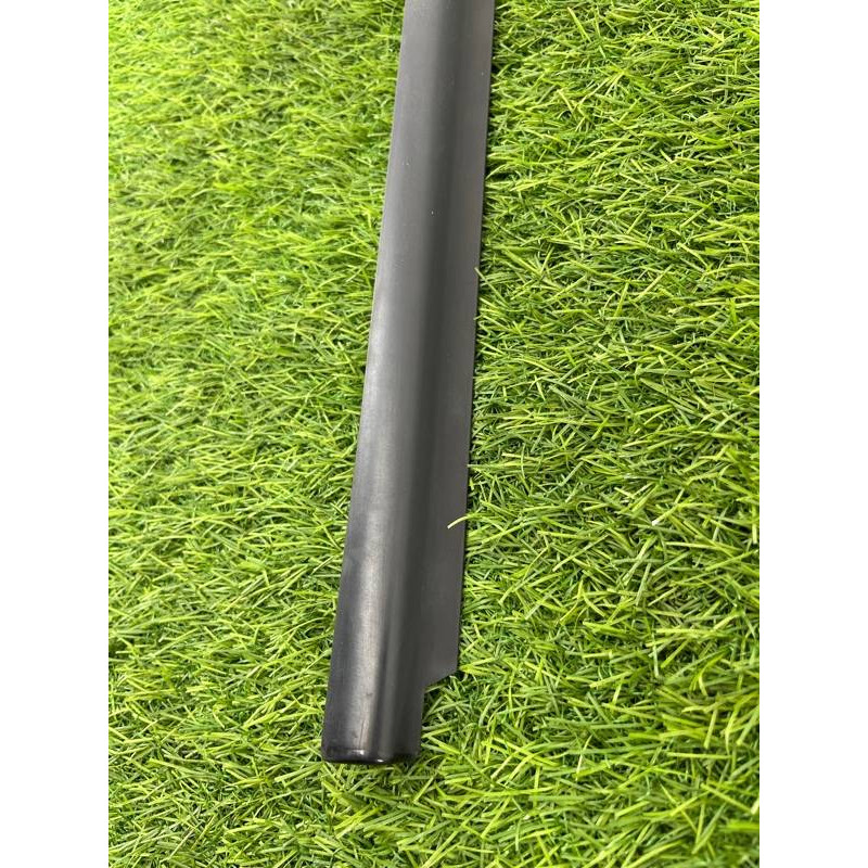 Молдинг стекла (кузов и элементы) Volkswagen Tiguan 5N 2011 1.4 CAVA 5N0839477A