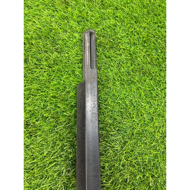 Молдинг стекла (кузов и элементы) Volkswagen Tiguan 5N 2011 1.4 CAVA 5N0839477A