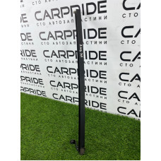 Направляющая стекла двери