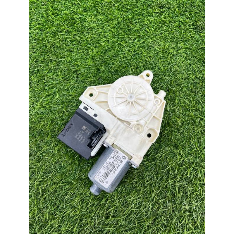 Мотор стеклоподъемника (электрика) Renault Megane 3 2011 1,5 dCi (K9K837) 827310185R