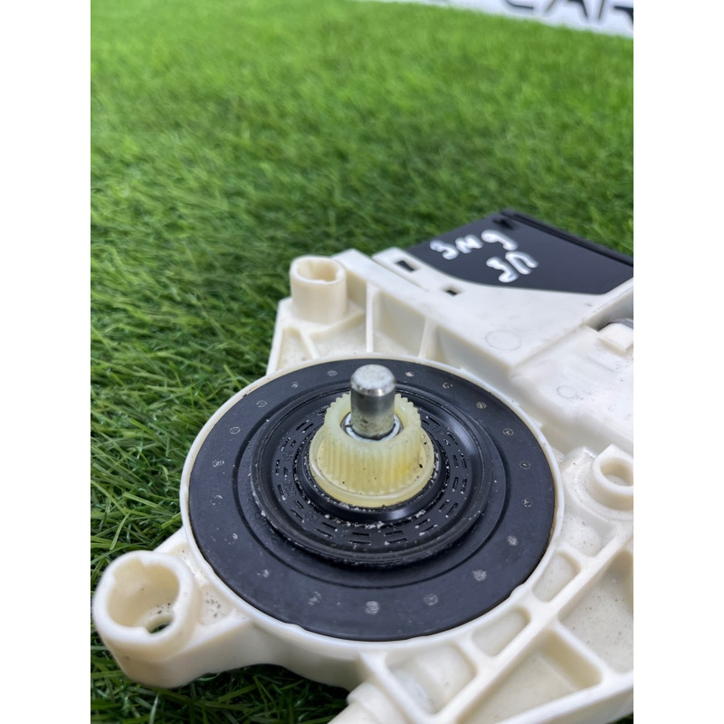 Мотор стеклоподъемника (электрика) Renault Megane 3 2011 1,5 dCi (K9K837) 827310185R