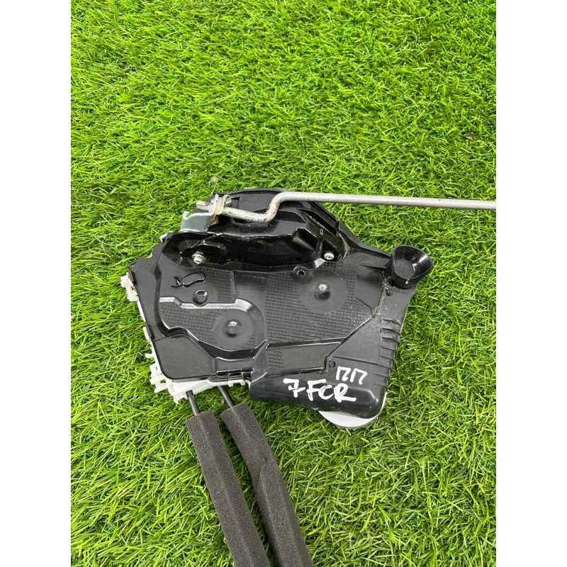 Замок двери (кузов и элементы) Subaru Forester SK 2019 2.5 61032SJ120