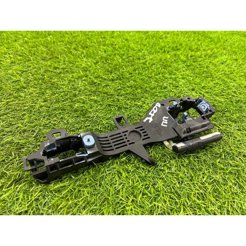 Кронштейн ручки двери (кузов и элементы) Subaru Forester SK 2019 2.5 61142CA000