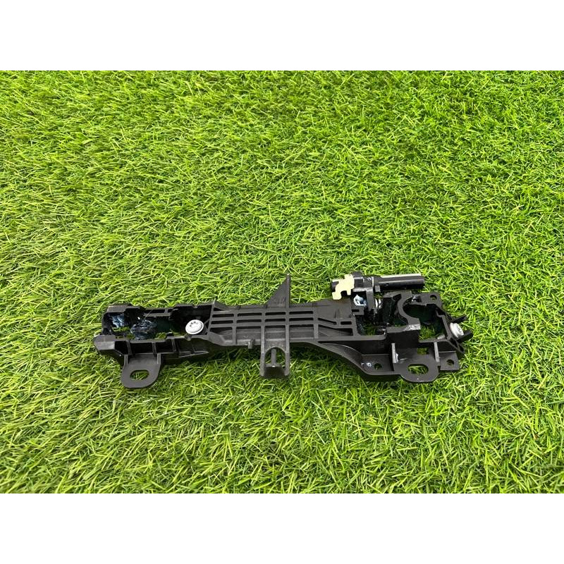 Кронштейн ручки двери (кузов и элементы) Subaru Forester SK 2019 2.5 61142CA000