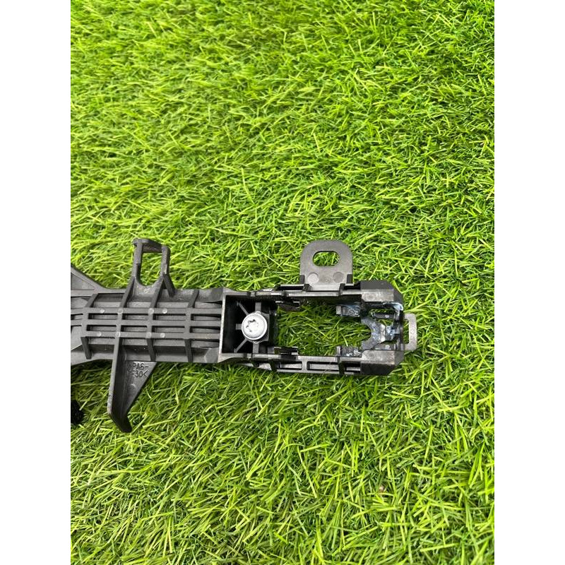 Кронштейн ручки двери (кузов и элементы) Subaru Forester SK 2019 2.5 61142CA000