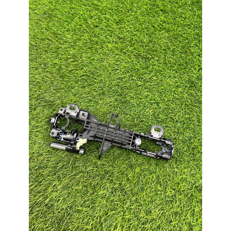 Кронштейн ручки двери (кузов и элементы) Subaru Forester SK 2019 2.5 61142CA000