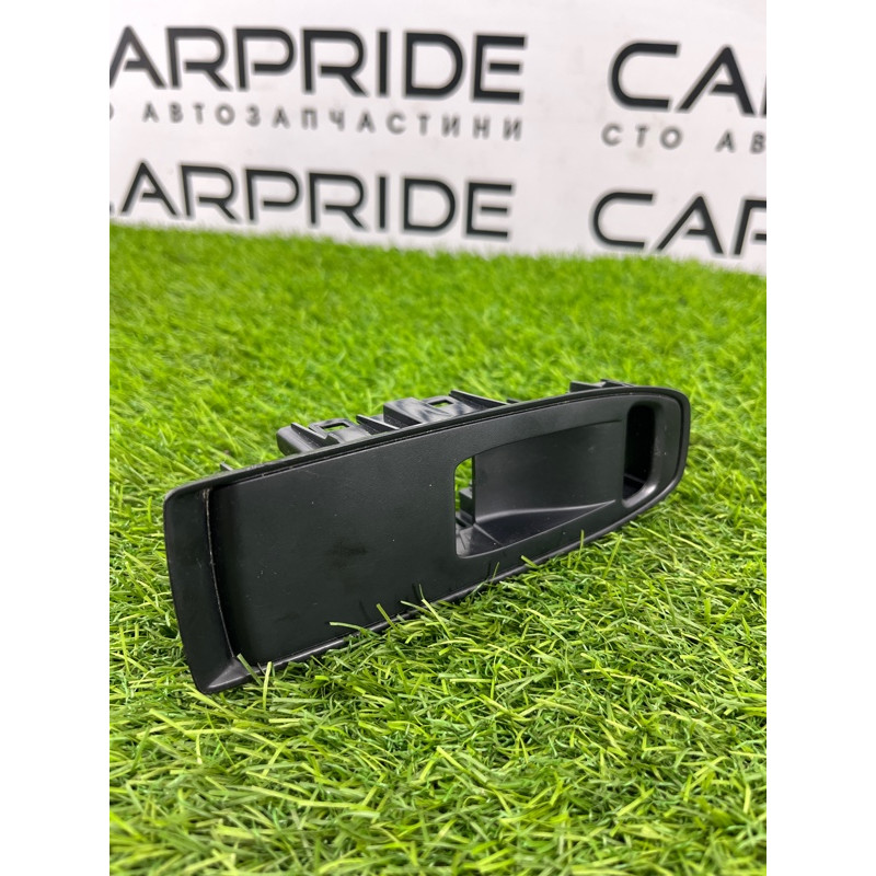 Накладка кнопок стеклоподъемника (салон) Subaru Forester SK 2019 2.5 83472FL010