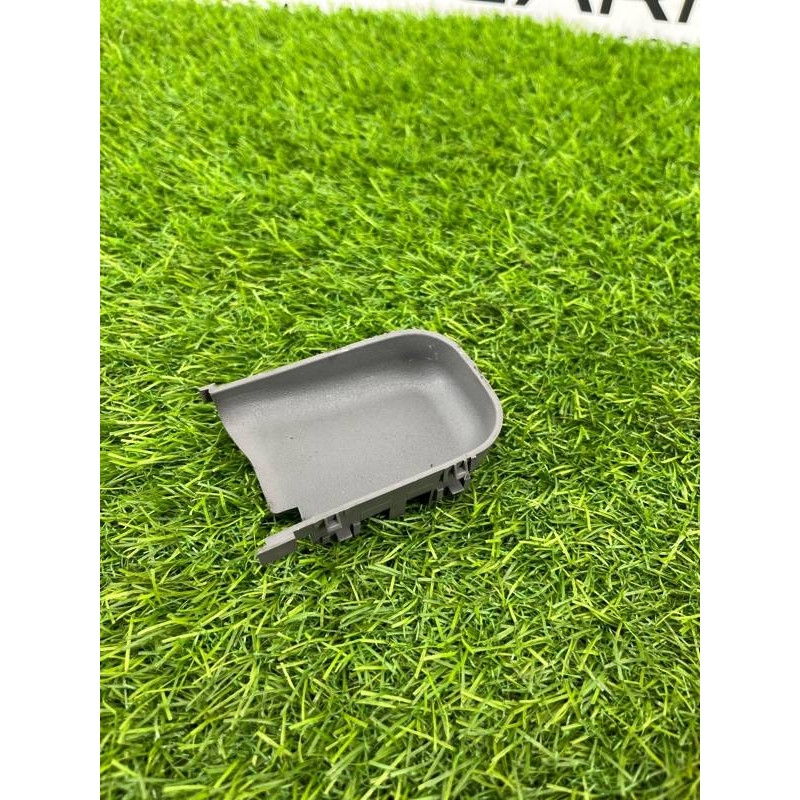 Заглушка ручки внутренней (салон) Nissan Almera B10 2008 1,6 QG16 8051395F0F