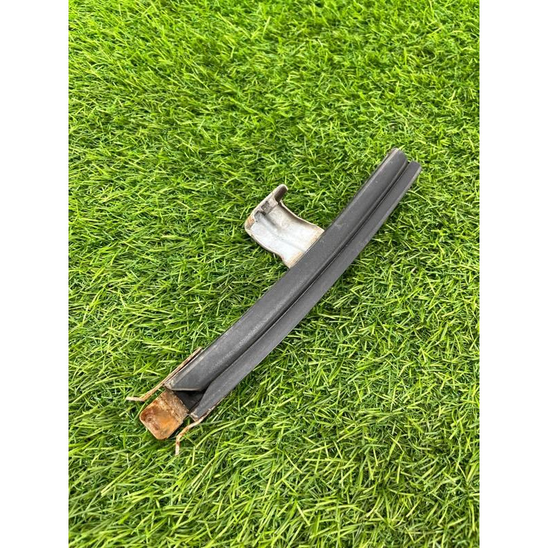 Направляющая стекла двери (кузов и элементы) Nissan Almera B10 2008 1,6 QG16 8238695F0A