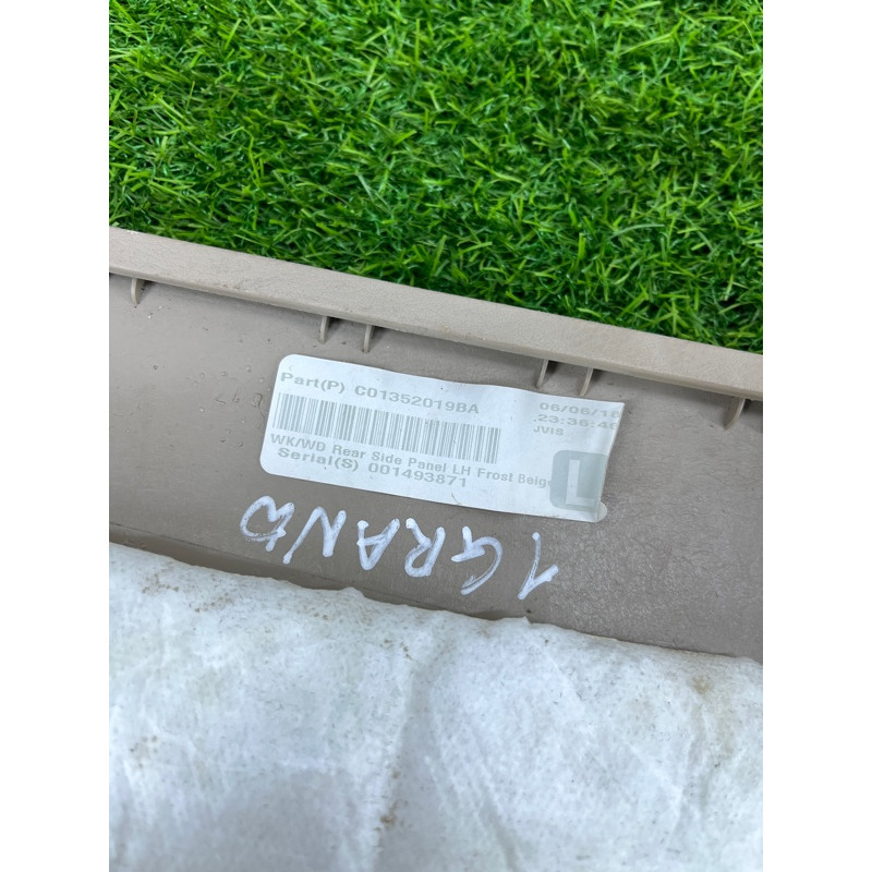 Накладка центральной консоли (салон) Jeep Grand Cherokee WK2 2018 3.6 1TL27HL1AA