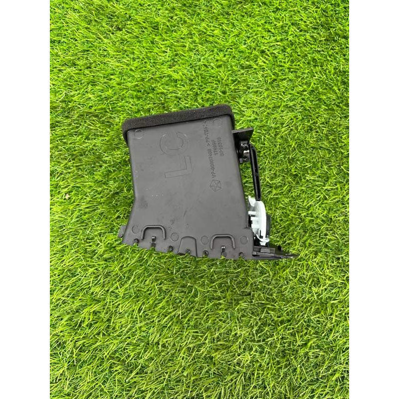 Воздуховод центральный (салон) Jeep Grand Cherokee WK2 2018 3.6 5MT21DX9AB