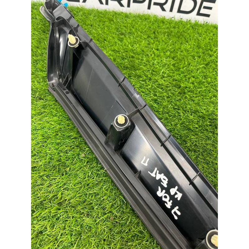 Накладка крышки багажника (кузов и элементы) Subaru Forester SK 2019 2.5 63186sj000