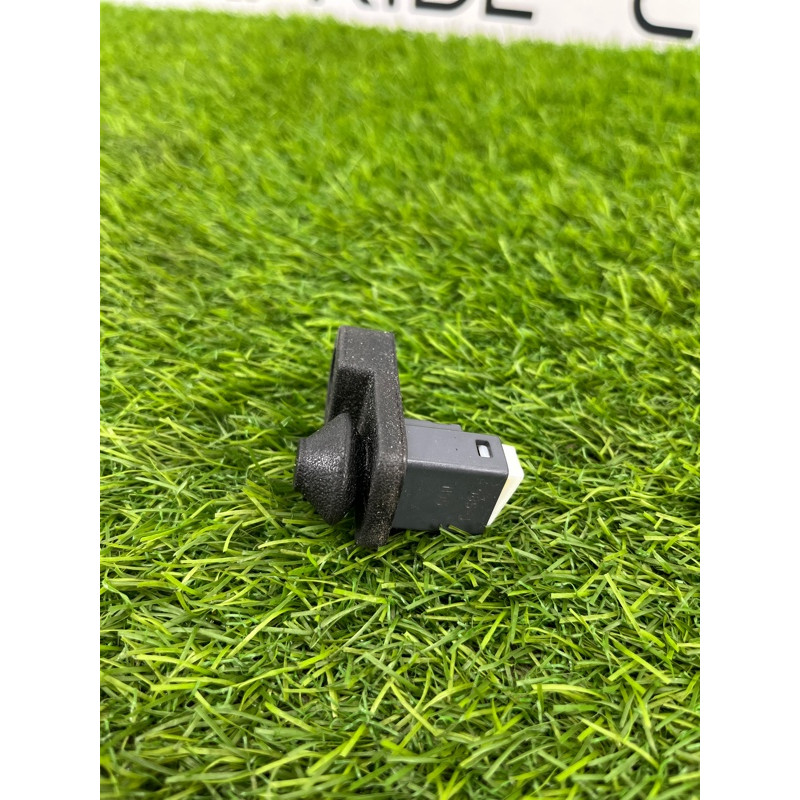 Концевик двери (электрика) Subaru Forester SK 2019 2.5 83331AL000