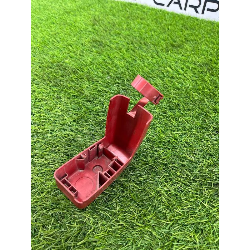 Крышка плюсовой клеммы (электрика / кнопки) Subaru Forester SJ 81611AG002