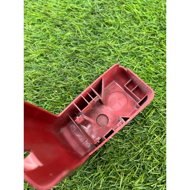 Крышка плюсовой клеммы (электрика / кнопки) Subaru Forester SJ 81611AG002