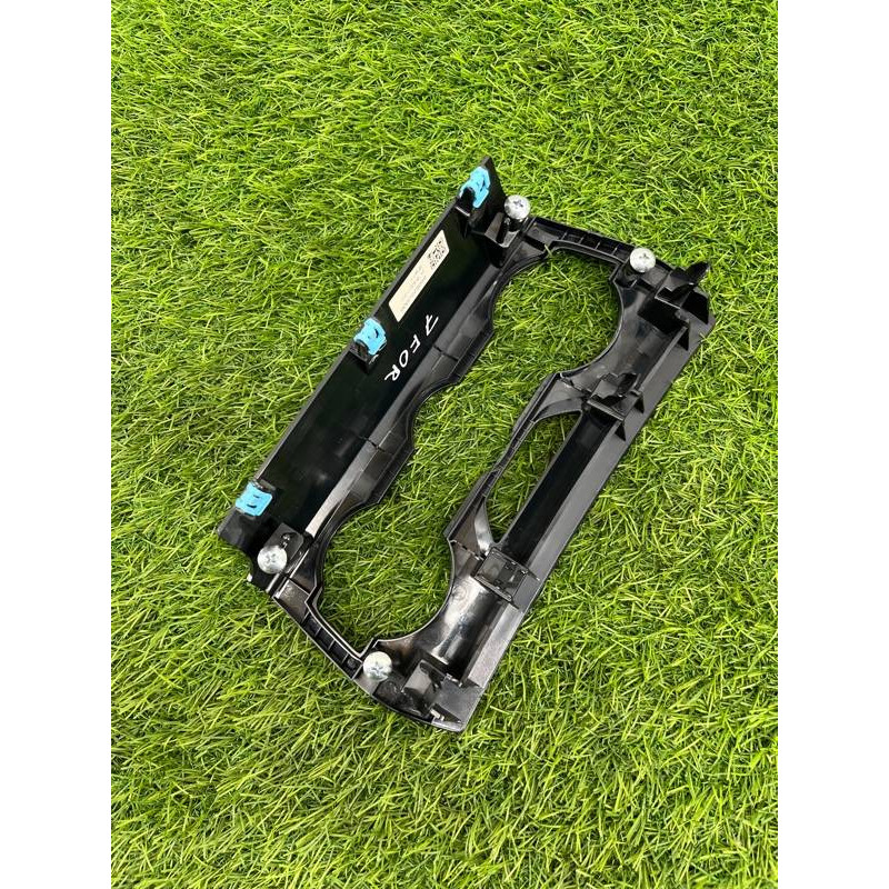 Декоративна накладка торпеди (салон) Subaru Forester SK 2019 2.5 66062sj000