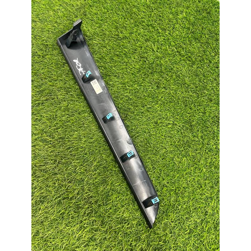 Декоративная накладка торпедо (салон) Subaru Forester SK 2019 2.5 66077SJ500