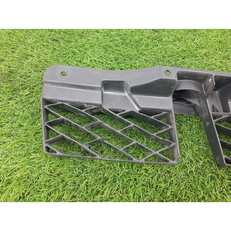 Крепление бампера (кузов и элементы) Volkswagen Touareg NF 2013 3.0 TDI CRCA 7P6807863