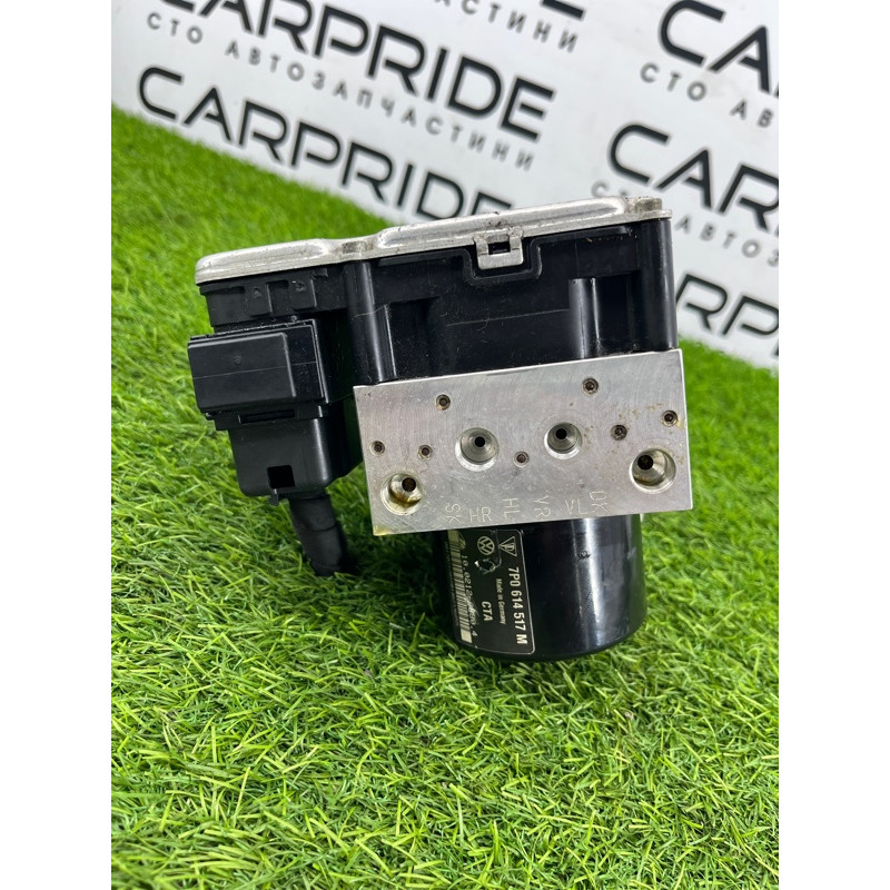 Блок abs (тормозная система) Volkswagen Touareg NF 2013 3.0 TDI CRCA 7P0614517M