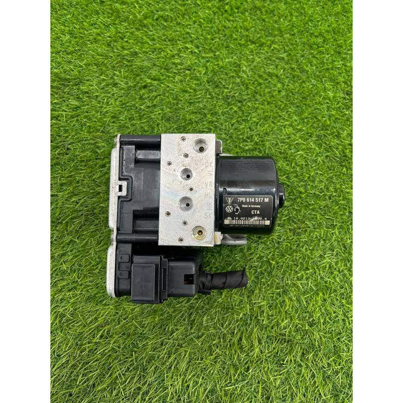 Блок abs (тормозная система) Volkswagen Touareg NF 2013 3.0 TDI CRCA 7P0614517M