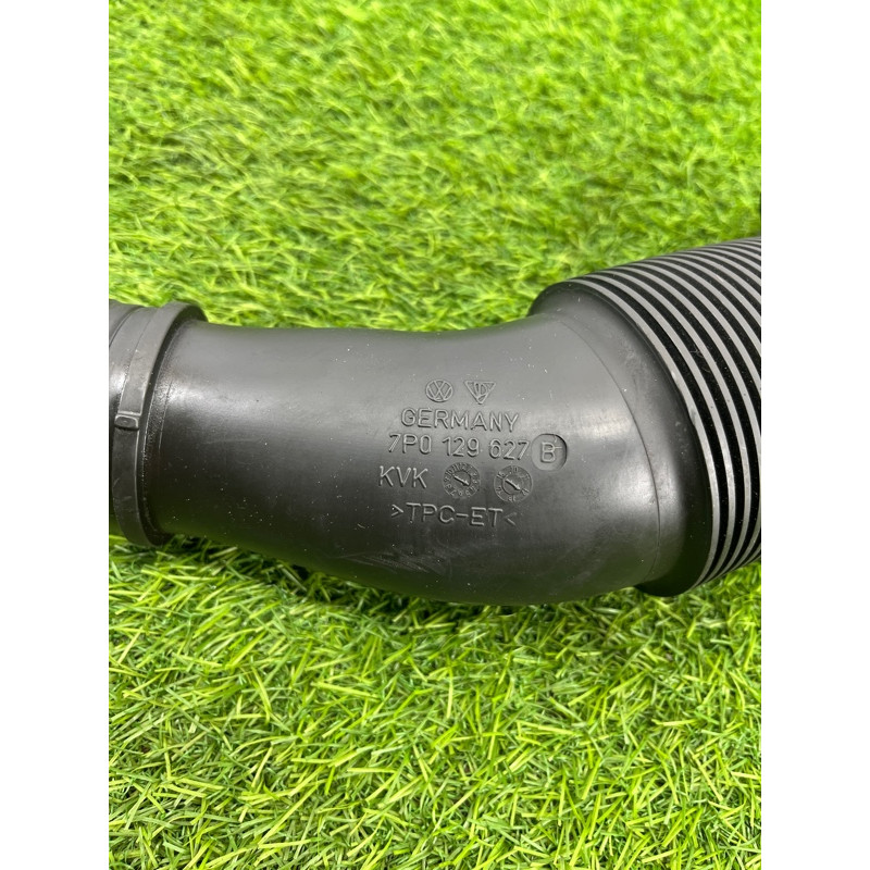 Патрубок воздушного фильтра (впускная система) Volkswagen Touareg NF 2013 3.0 TDI CRCA 7P0129627E