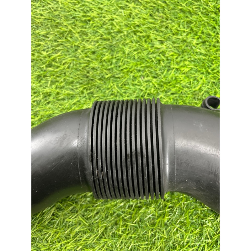 Патрубок воздушного фильтра (впускная система) Volkswagen Touareg NF 2013 3.0 TDI CRCA 7P0129627E