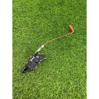 Привод лючка топливного бака