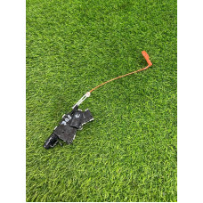 Привод лючка топливного бака