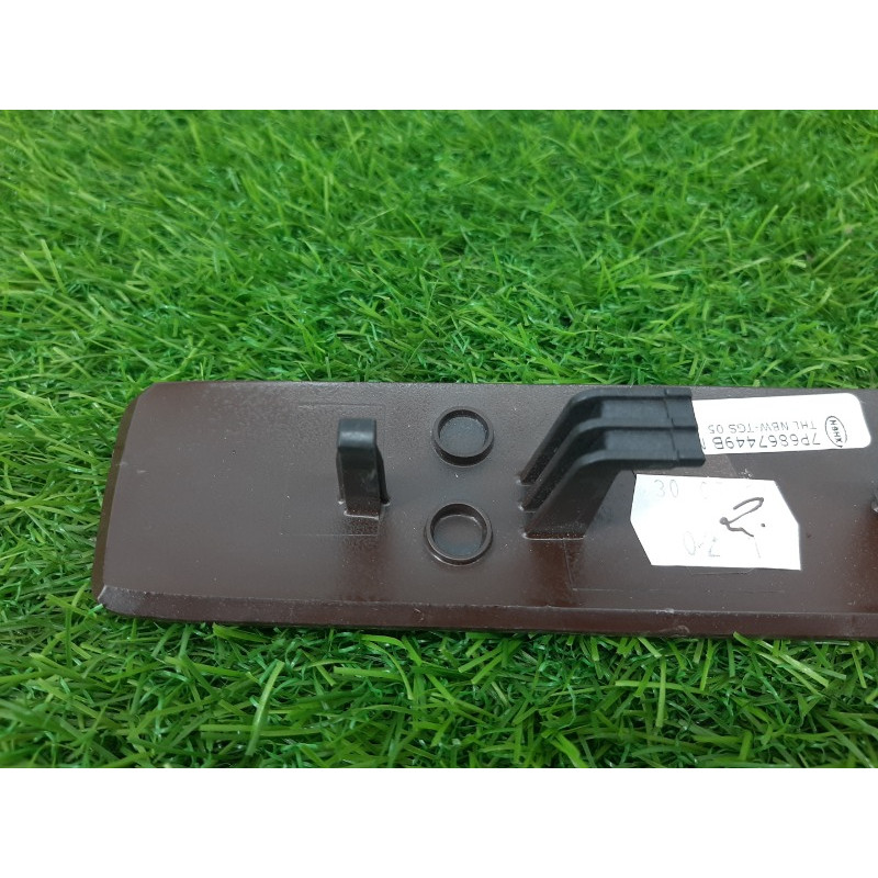 Декоративная накладка карты двери (салон) Volkswagen Touareg NF 2013 3.0 TDI CRCA 7P6867449BME1