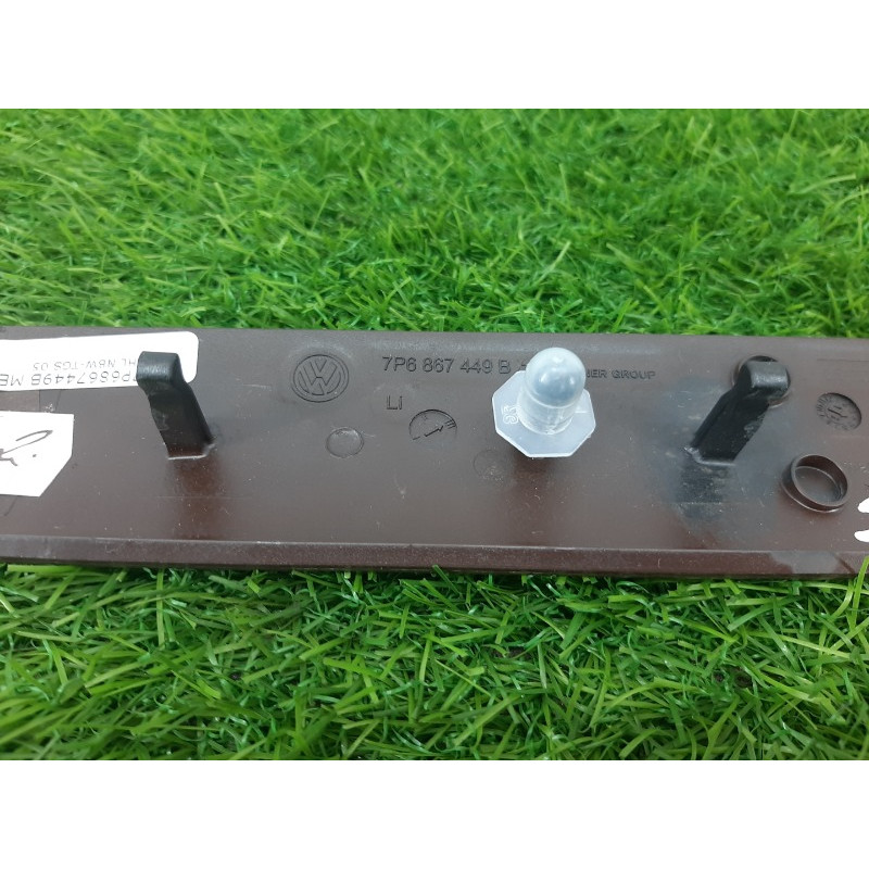 Декоративная накладка карты двери (салон) Volkswagen Touareg NF 2013 3.0 TDI CRCA 7P6867449BME1