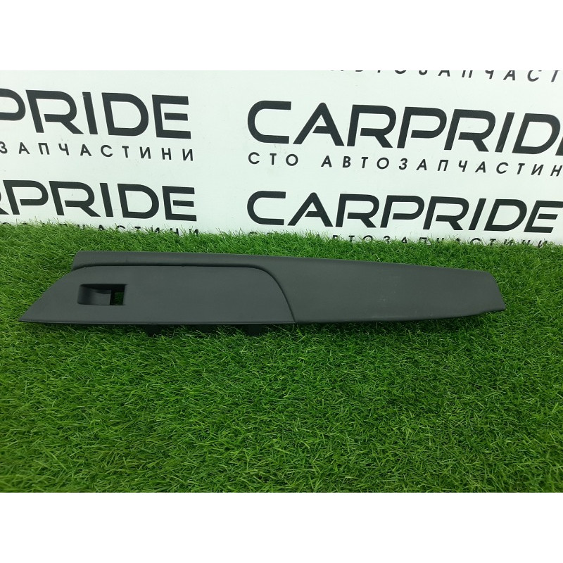 Декоративная накладка карты двери (салон) Volkswagen Touareg NF 2013 3.0 TDI CRCA 7p6867363