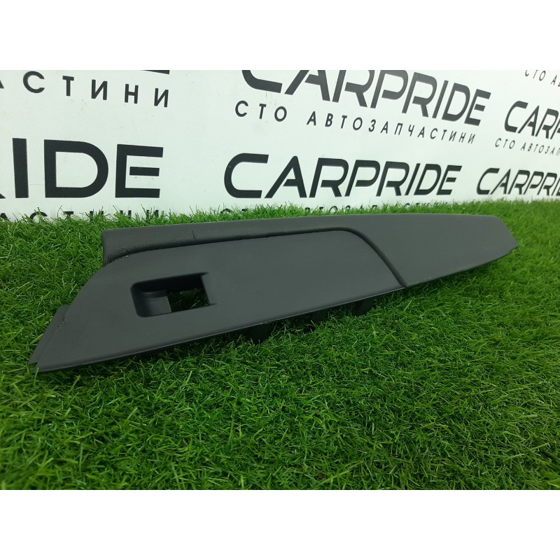 Декоративная накладка карты двери (салон) Volkswagen Touareg NF 2013 3.0 TDI CRCA 7p6867363