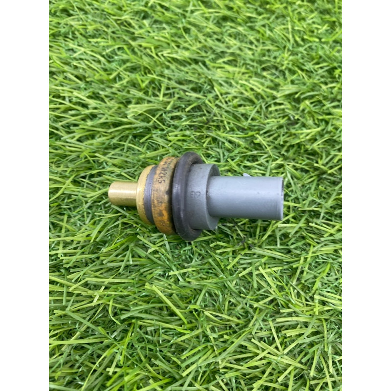 Датчик температуры (электрика / датчики) Volkswagen Touareg NF 2013 3.0 TDI CRCA 06A919501A