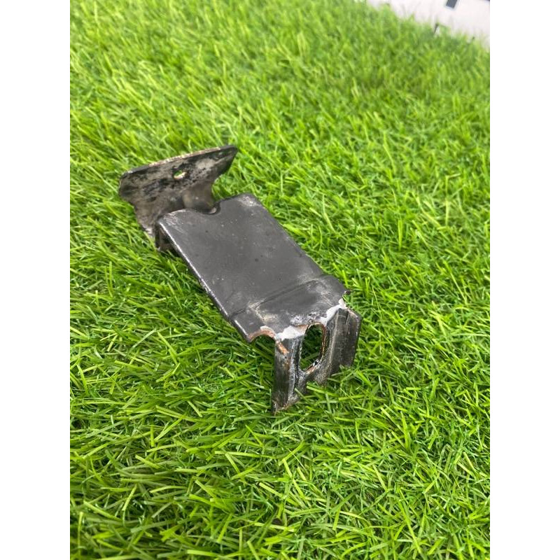 Крепление бампера (кузов и элементы) Volkswagen Touareg NF 2013 3.0 TDI CRCA 7p6807915a