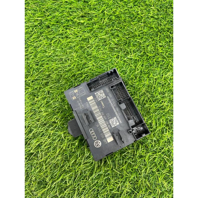 Блок управления дверьми (электрика / блоки управления) Volkswagen Touareg NF 2013 3.0 TDI CRCA 4H0959793M