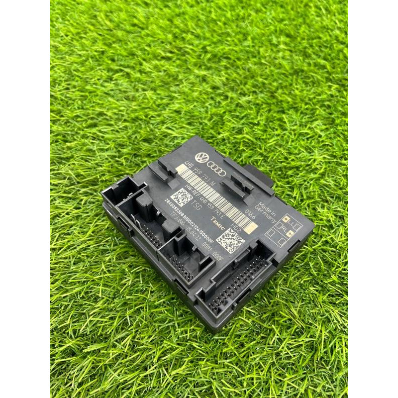 Блок управления дверьми (электрика / блоки управления) Volkswagen Touareg NF 2013 3.0 TDI CRCA 4H0959793M