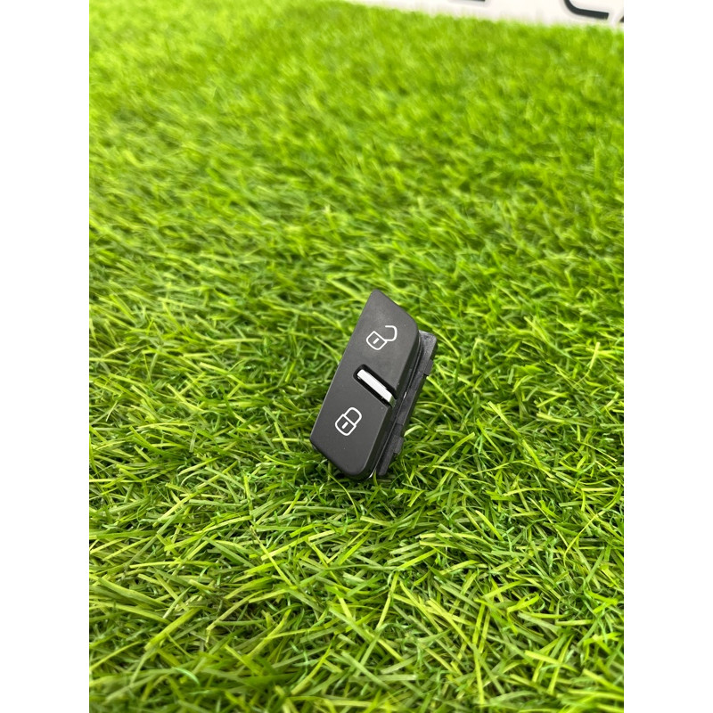 Кнопка блокировки центрального замка (электрика / кнопки) Volkswagen Touareg NF 2013 3.0 TDI CRCA 7P6962126A