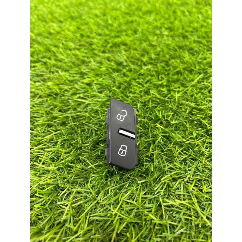 Кнопка блокировки центрального замка (электрика / кнопки) Volkswagen Touareg NF 2013 3.0 TDI CRCA 7P6962126A