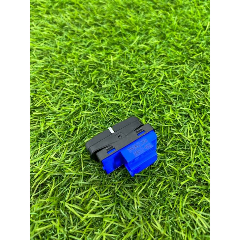 Кнопка блокировки центрального замка (электрика / кнопки) Volkswagen Touareg NF 2013 3.0 TDI CRCA 7P6962126A